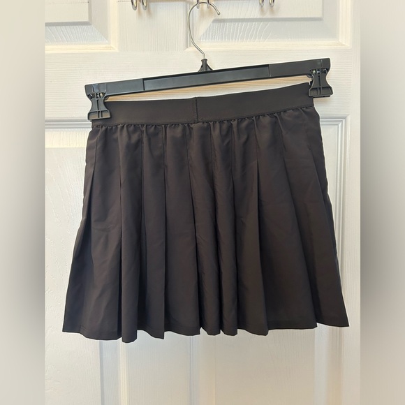 ALO Yoga Black Mini Skirt - Picture 3 of 6